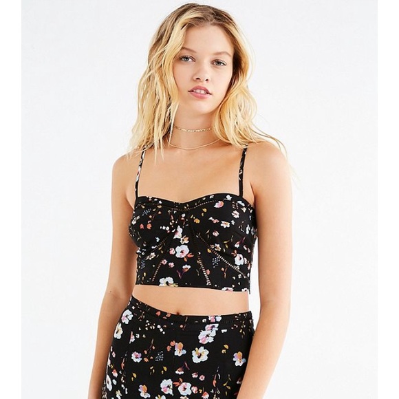 NWOT Urban Outfitters Floral Crop Top - Picture 2 of 6